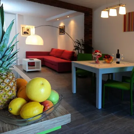 Outlet Apartment Split