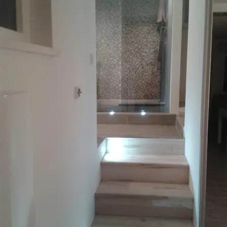 Outlet Apartment Split