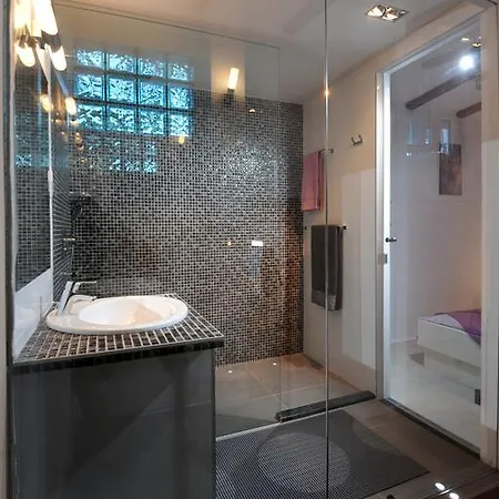 Outlet Apartment *